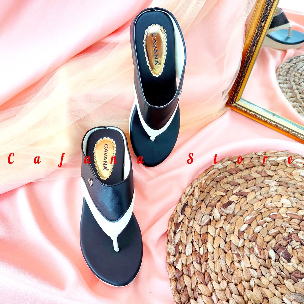 Cafana Sandal Wedges Wanita SDW275 Hitam Wedges