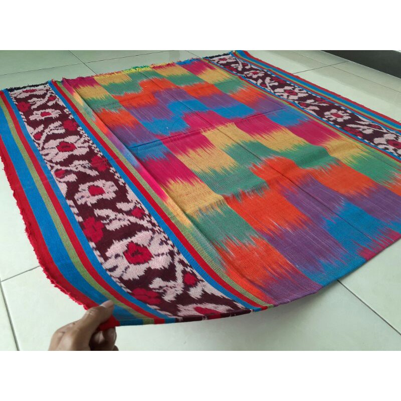 kain tenun ntt pelangi