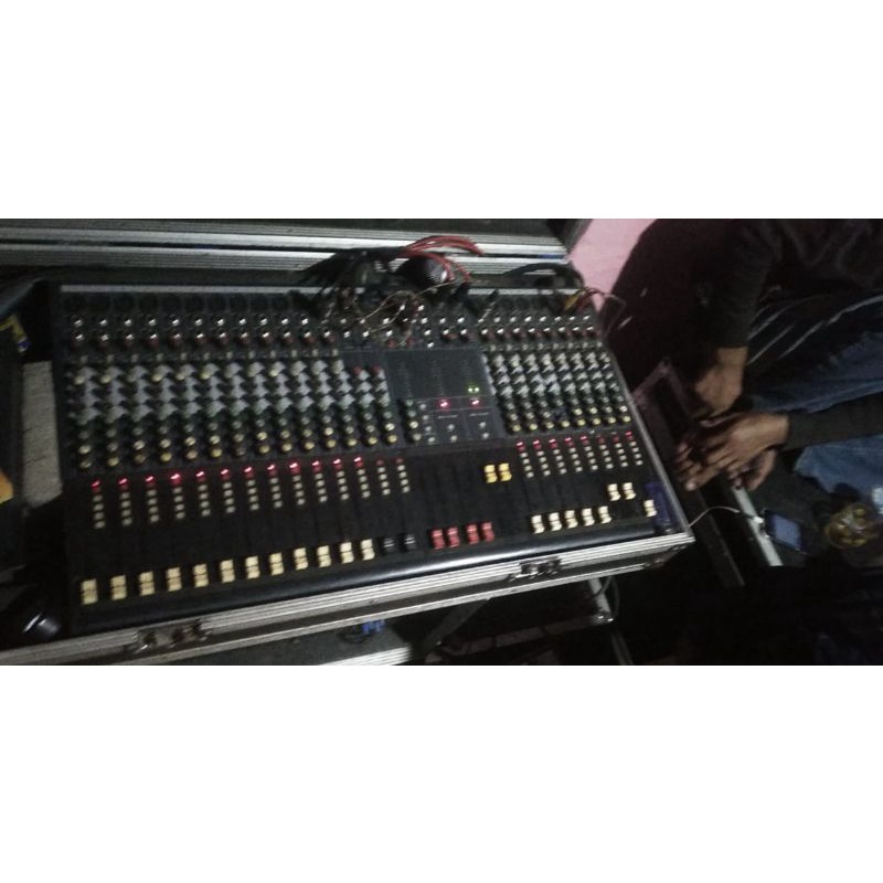 mixer soundcraft mpm 24 chanel
