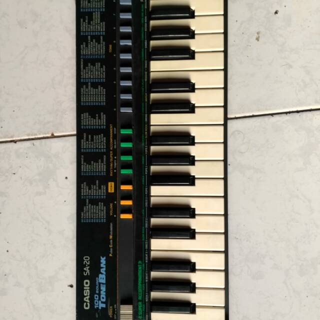 Keyboard 
Casio sa 20