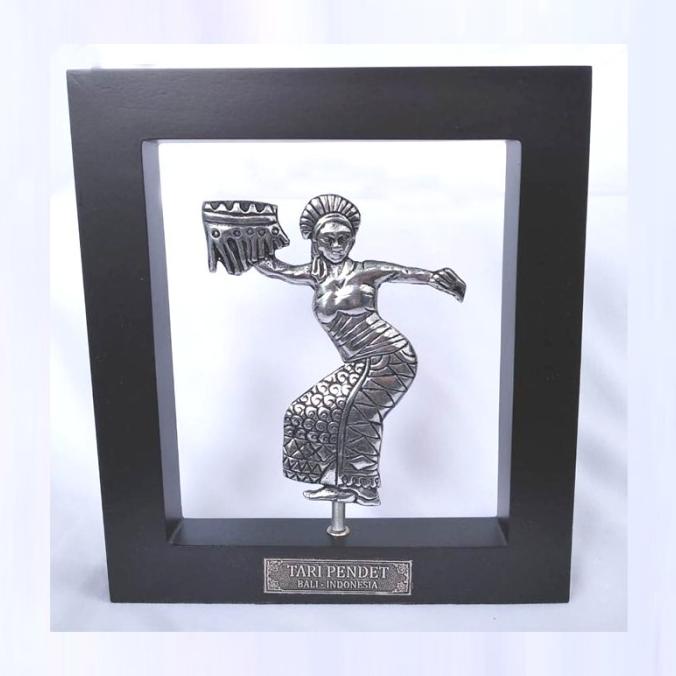 Souvenir Frame Tari Pendet Bali Khas Indonesia