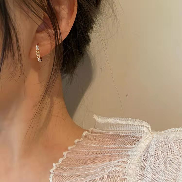 Anting Hoop Mini Aksen Berlian Untuk Wanita