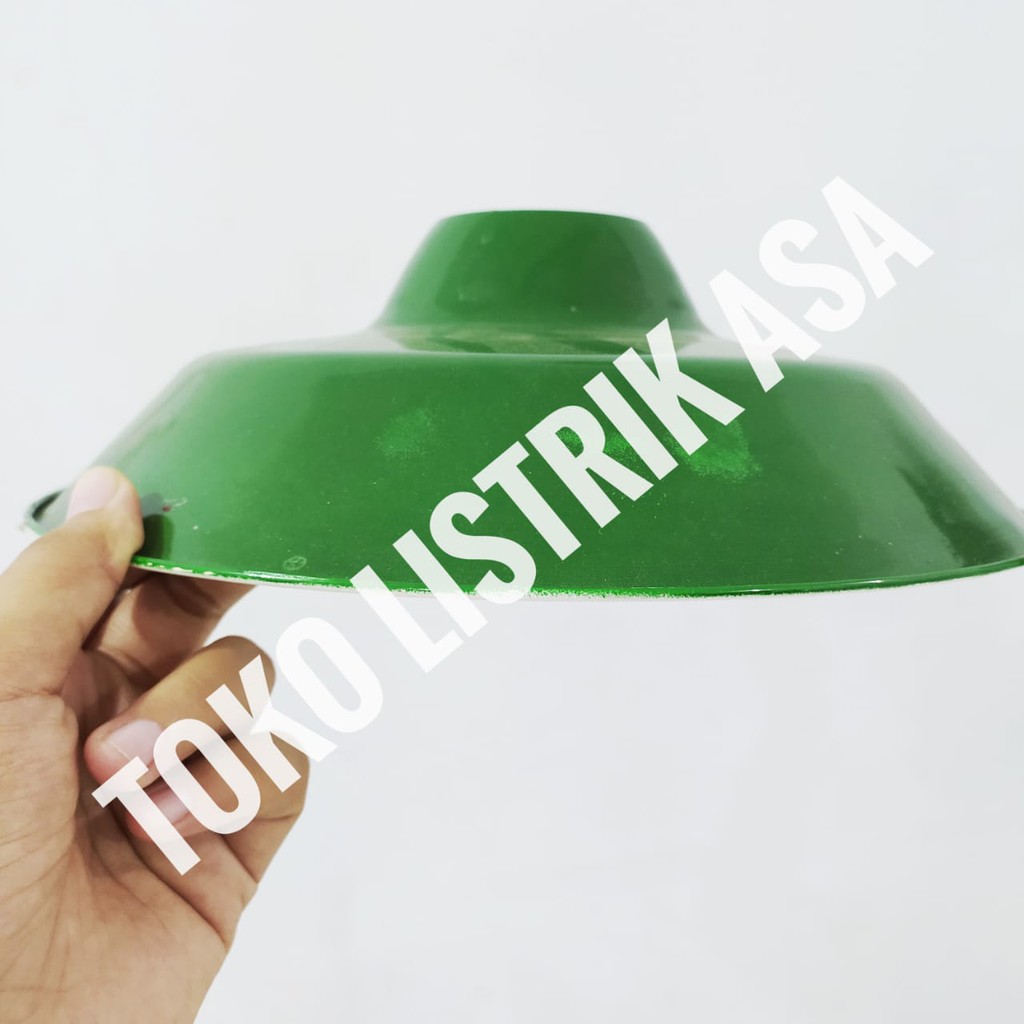 Kap Lampu Jalan Hijau Besar dan Kecil