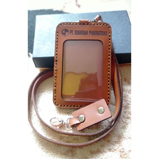 

ID CARD HOLDER / NAME TAG KULIT ASLI PT. GUARDIAN PHARMATAMA