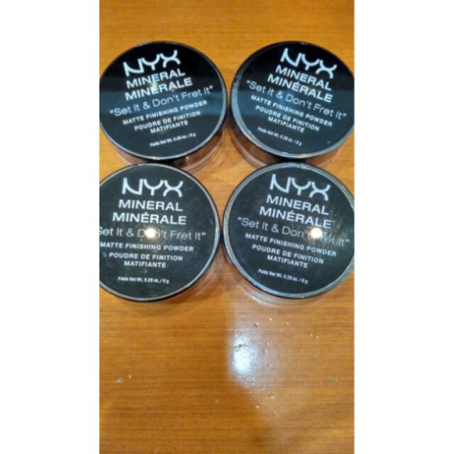 Nyx Mineral Finishing Powder
