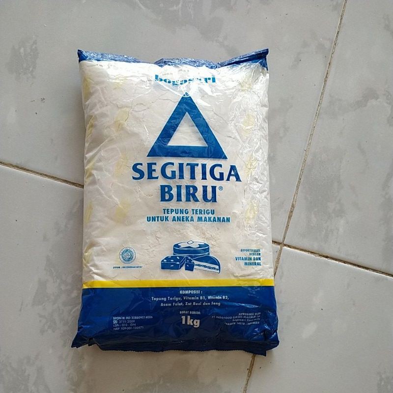 

TEPUNG TERIGU SEGITIGA BIRU