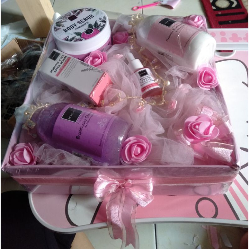 sudah dibungkus parsel SCARLETT parsel pernikahan hantaran seserahan kado paket scarlet 4macam