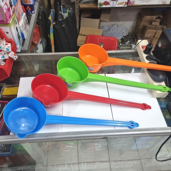 Gayung Gagang Panjang Lion Star Long Handle Scooper 101 (1L) GL-99