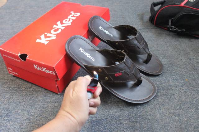 SANDAL PRIA SLIDE KULIT PU WARNA HITAM BRAVELEY