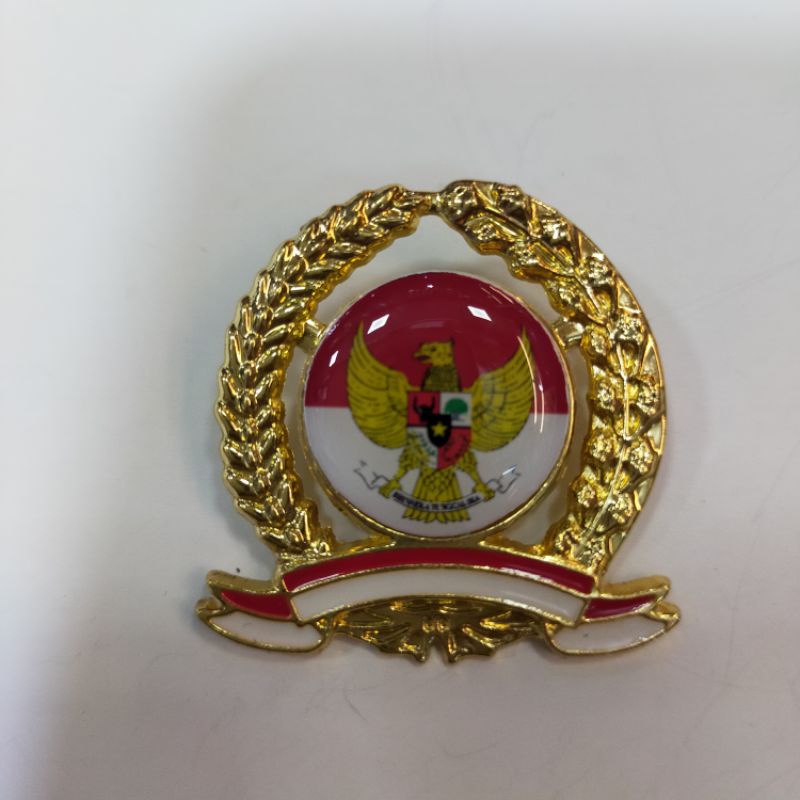 Lencana pin Garuda merah putih peniti
