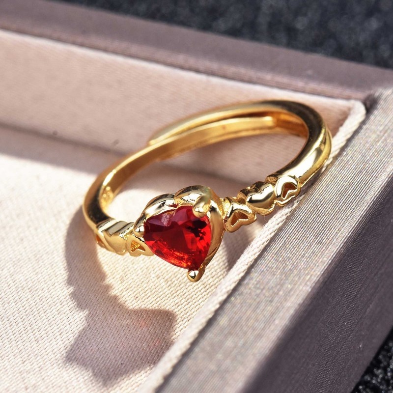 Cincin Ruby Berbentuk Hati Baja Titanium Emas Kristal Fashion Wanita Pernikahan Rings
