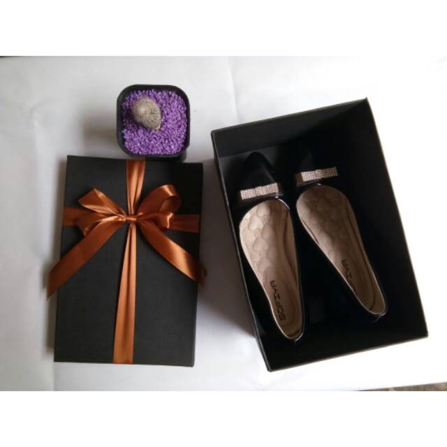 

PREORDER Kotak kado / gift box /kotak hadiah / kotak sepatu