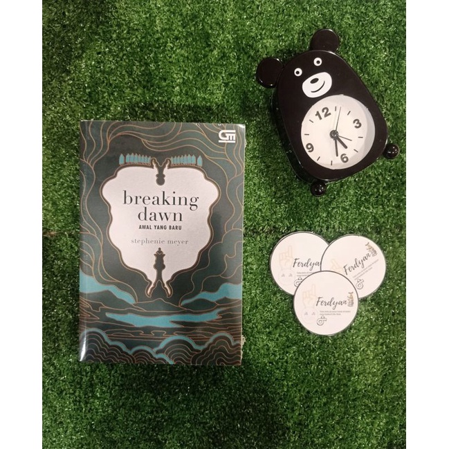 Buku Breaking Dawn (Awal yang Baru)by Stephenie Meyer buku novel fiksi ilmiah