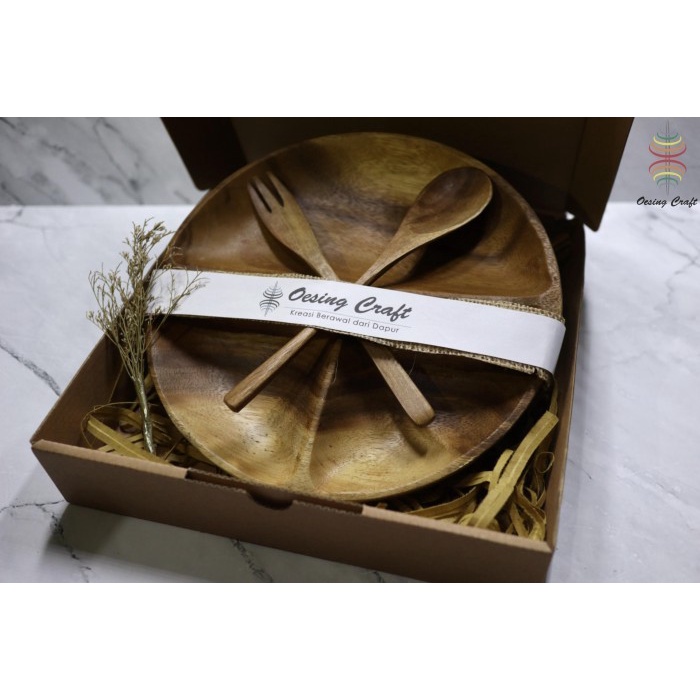 

Ginger- Packing Hampers Peralatan Makan Kayu - Besar