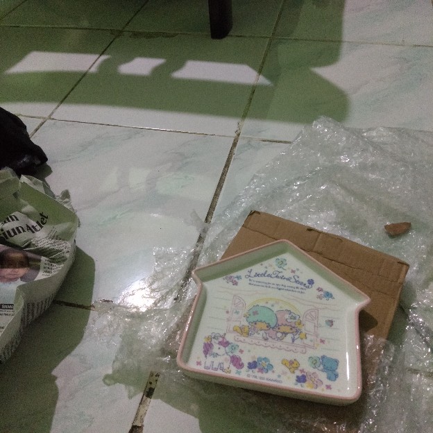 Piring Kue Keramik Karakter Hello Kitty My Melody Little Twin Stars Cinnamoroll Kuromi Badtzmaru