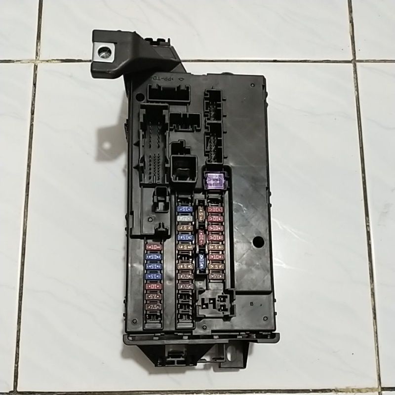 fuse box sekring Toyota calya original Toyota