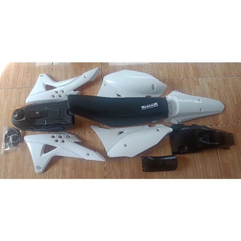 BODY SET KLX GORDON  FULL SET TANPA SPAKBOR DEPAN DAN PAPAN NO GORDON ORIGINAL