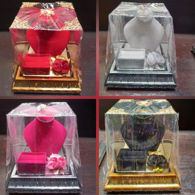 

AKSESORIS PERNIKAHAN TEMPAT MAHAR PERHIASAN KALUNG CINCIN HIAS TILE PERLENGKAPAN PESTA CRAFT