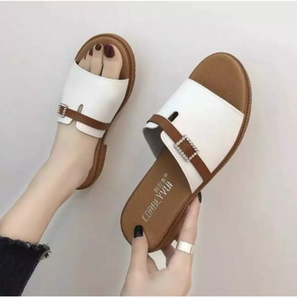 Sandal Teplek Flatshoes Wanita Laura  Sendal Selop Fashion Cewek Kekinian Sendal Slop