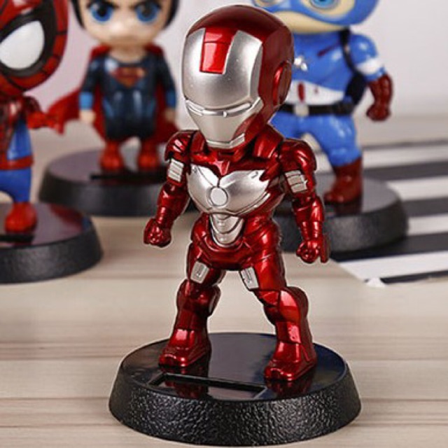 Pajangan Figure Miniatur Mobil Solar Power Iron Man Ironman