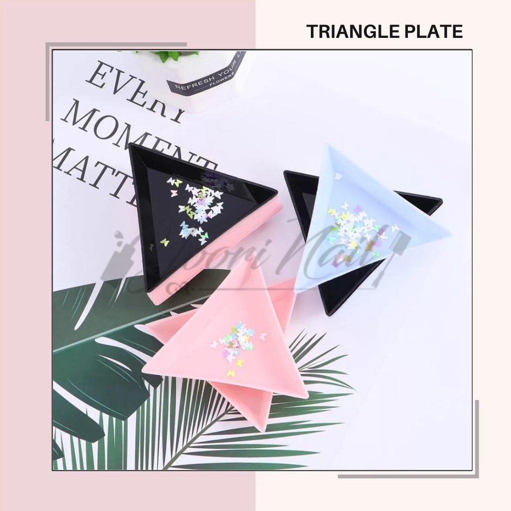 Triangle plate tempat rhinestones segitiga