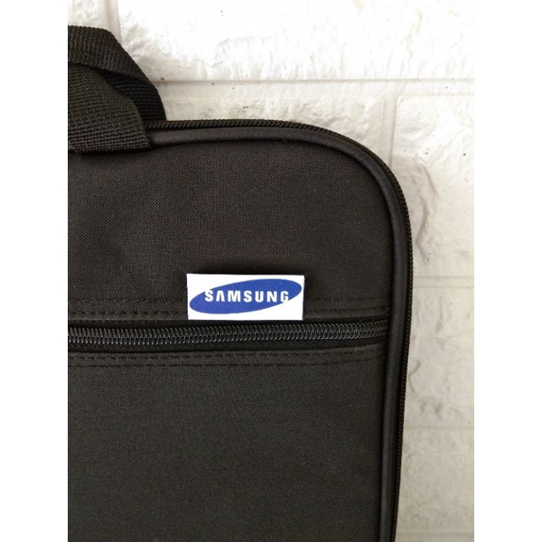 Tas laptop samsung 14 in. Tas jinjing samsung 14&quot;. soft case laptop samsung 14&quot; (water proof)