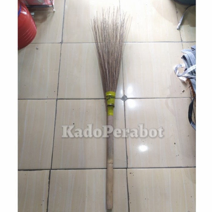 sapu lidi gagang bambu - lidi pembersih - sapu lidi gagang panjang