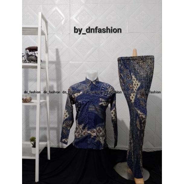 Kemeja Batik Lengan Panjang Couple Navy//Kemeja Batik//Rok Plisket Batik//Kemeja Batik Terlaris//Kemeja Batik Modern//Bawahan Tradisional//Kemeja Pesta//Terlaris//COD