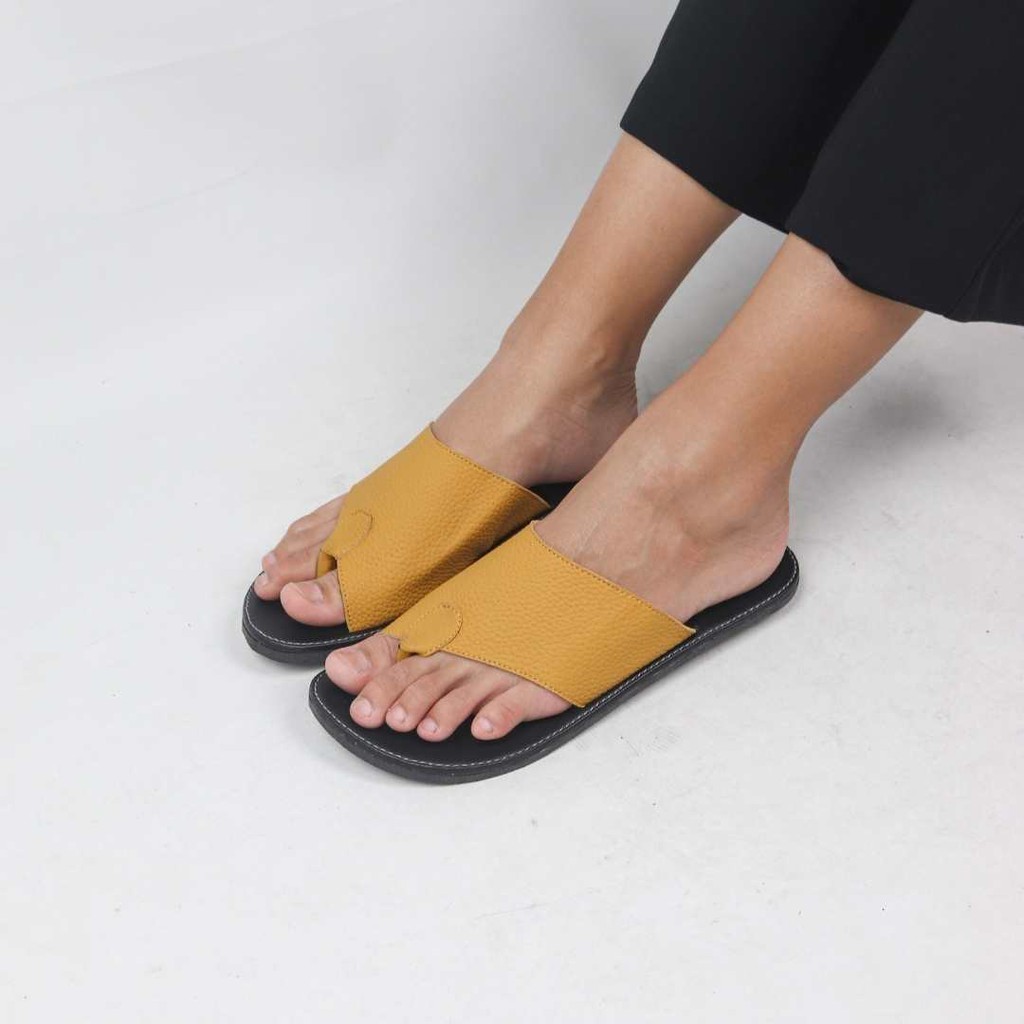 Sandal Papirut Look Up  Sandal Wanita Papirut Murah COD Sandal Kulit Jepit Jempol PSHBRS - BRISIA