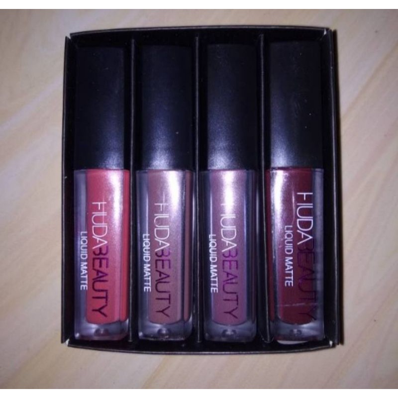lipstik Huda beauty 4 in 1
