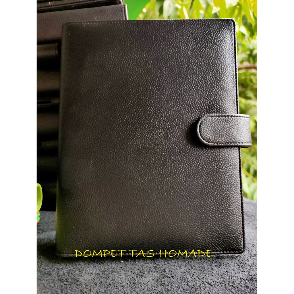

BINDER A5 dengan pocket kalkulator
