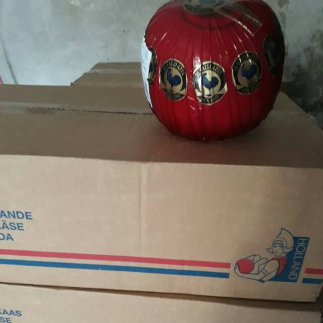 

Keju bola ayam emas