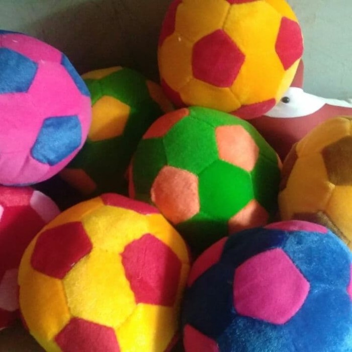 Boneka Bola Bunyi Kincringannya - Mainan Bola Anak Boneka - Bola Anak Warna Warni Ukuran Diameter 18