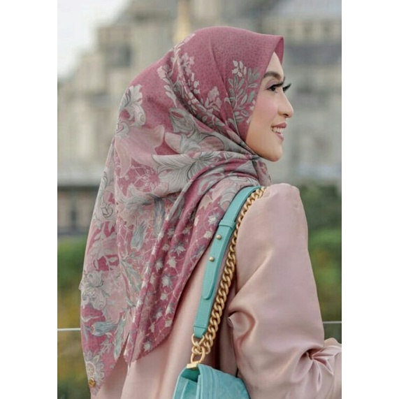 Buttonscarves Topkapi Raspberry