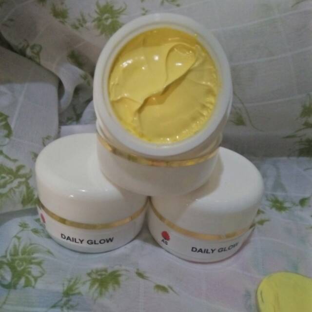 [RACIKAN FARMASI] THERASKIN CREAM PAGI DAILY GLOW RACIKAN FARMASI RESMI PARTNER L'ESSENTIAL