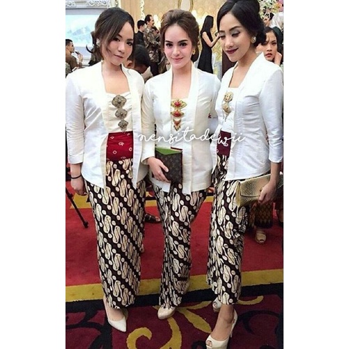 [Nuansa Putih] Kebaya Kutubaru + Jarik Instan / Motif Lengkap