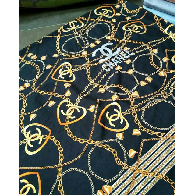 Kain scuba 1,7m dasar hitam black motif chanel rantai gold