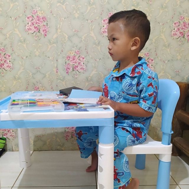 MEJA BELAJAR LIPAT MEJA ANAK MEJA BELAJAR ANAK 1 SET DENGAN BANGKU MEJA ANAK KARAKTER MEJA AKAKO