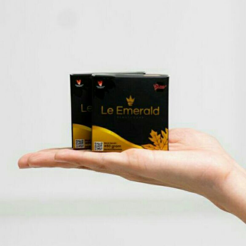 Sabun Le Emerald Pemutih Badan Pencerah Wajah Penghalus Kulit Alami Sabun Mandi Beauty Soap BPOM