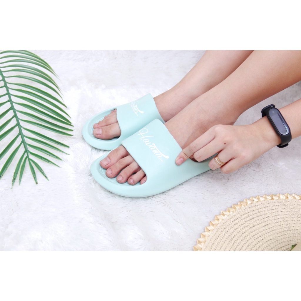 Sandal Selop Wanita Sandal Wanita Selop Rumah Sendal Wanita Slide Terbaru Sandal Wanita Kekinian Sandal Cewek Slip On Terbaru Sandal Wanita Slop Terbaru Sandal Slide Sandal Terbaru Sandal Murah Sandal Fashionable Sandal Rumah