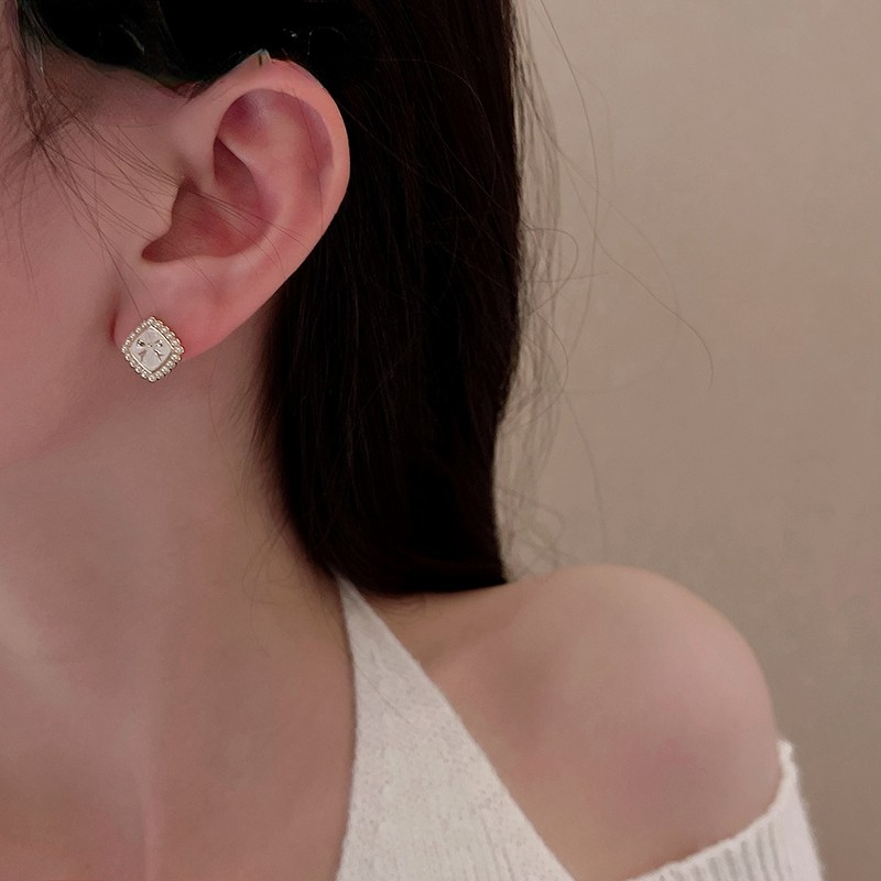 Anting Stud Desain Pita Aksen Mutiara Gaya Korea Untuk Wanita