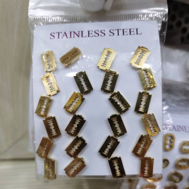 Anting tusuk motif silet titanium isi 12 pasang