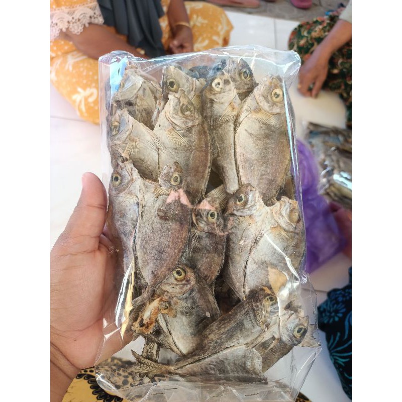 

ikan kering/asin Bawean (ikan serpeng)