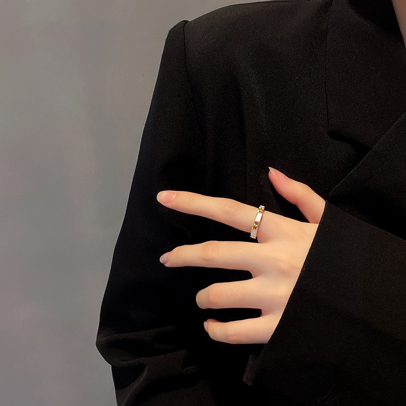 Cincin Model Terbuka Bahan Metal Warna Putih Untuk Unisex