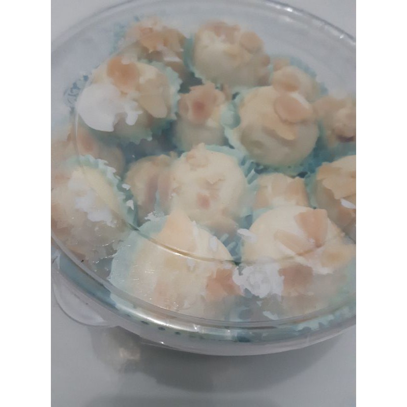 

kue susu almond