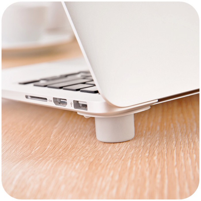 (BOW) Cool Feet Bantalan Penyangga Laptop (1G85)
