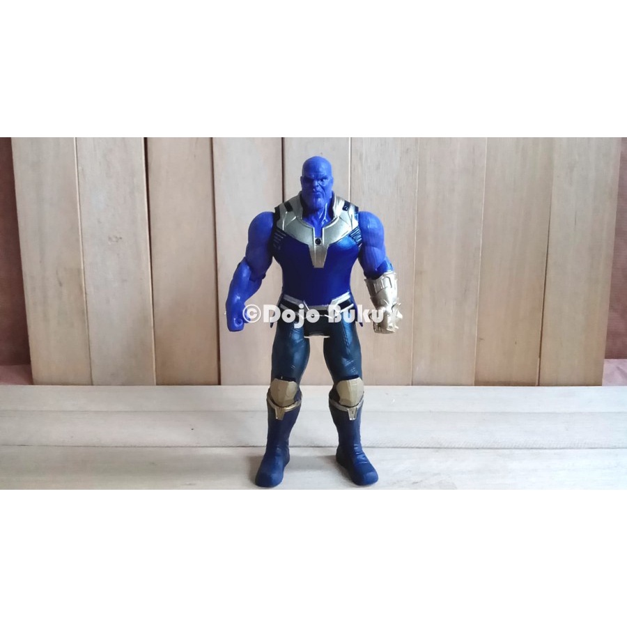 Mainan Thanos 17 cm Action Figure Avengers