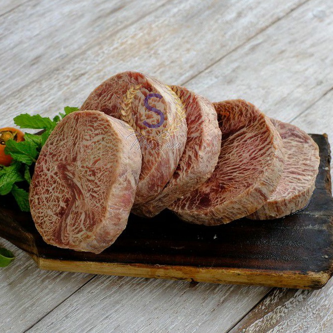 

STEAK WAGYU TENDERLOIN [FROZEN FOOD DAGING] STEAK WAGYU TENDERLOIN 5PCS/PACK MELTIQUE MELTIK MAKANAN INSTAN BEEF TENDERLOIN