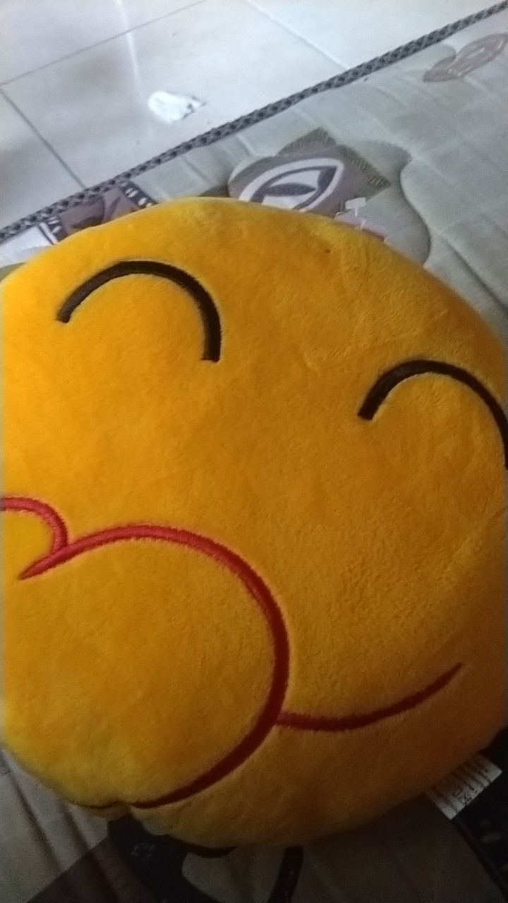 Bantal Smile Kotak / Bulat Emoticon + Gantungan / Bantal Cute / Bantal Kotak