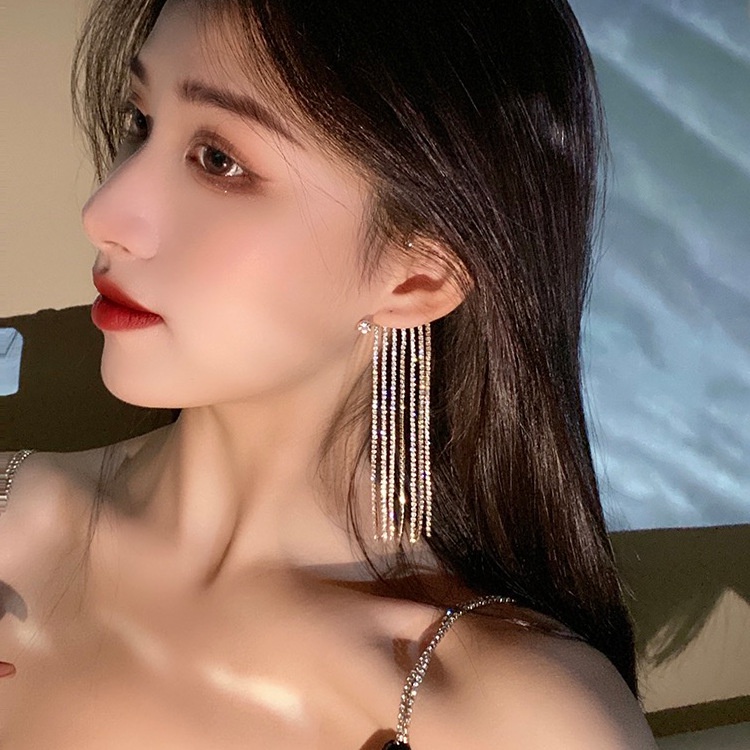 YEEZII Set Anting Kait + Klip Telinga Wanita Desain Kupu-Kupu Rumbai Rantai Emas / Silver Hias Mutiara